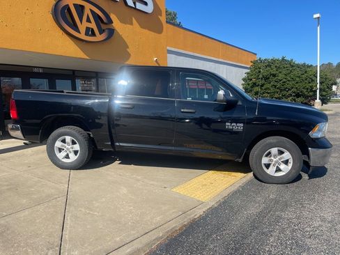 Used 2023 RAM 1500 Classic SLT w/ Trailer & Traction Group image 3