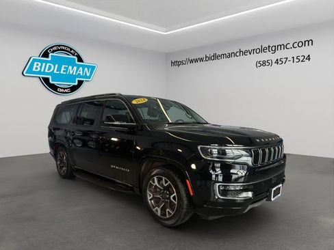 Used 2024 Jeep Wagoneer L Series III w/ Flexible Seating Group image 1