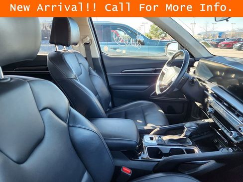 Used 2025 Kia Telluride S image 9