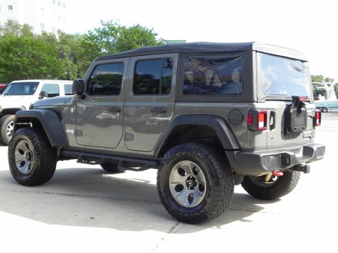 Used 2018 Jeep Wrangler Unlimited Sport S AWD/4WD image 5