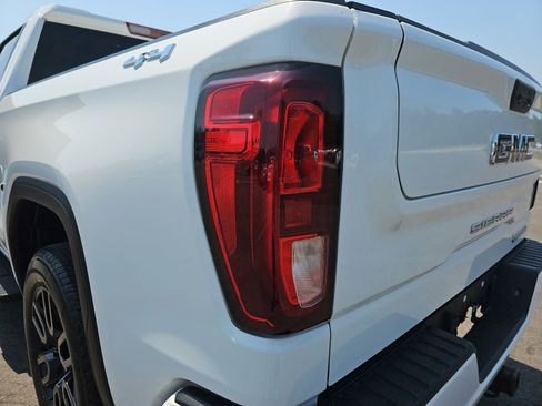 Used 2022 GMC Sierra 1500 Elevation w/ LPO, Elevation Black Package AWD/4WD image 34