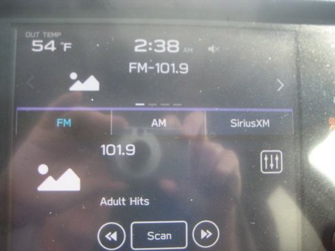 Used 2020 Subaru Outback Premium image 22