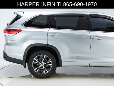 Used 2018 Toyota Highlander LE image 49