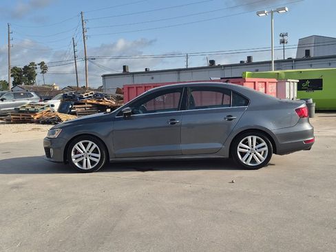 Used 2013 Volkswagen Jetta GLI FWD image 3