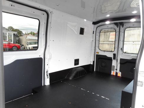 Used 2019 Ford Transit 250 148 Medium Roof RWD image 17