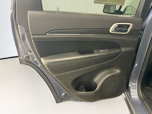 Used 2020 Jeep Grand Cherokee Limited AWD/4WD image 28