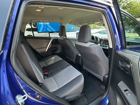 Used 2015 Toyota RAV4 LE AWD/4WD image 22