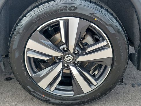 Used 2021 Nissan Rogue Platinum AWD/4WD image 12