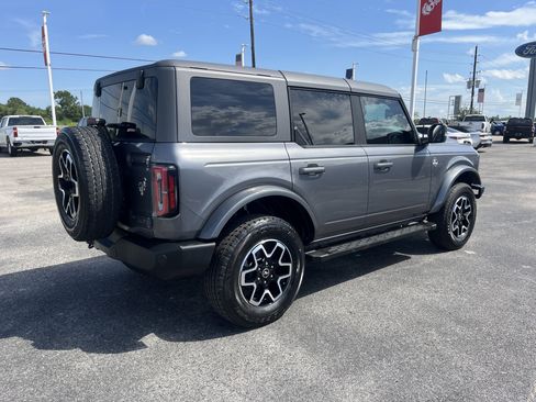Used 2024 Ford Bronco Outer Banks AWD/4WD image 2