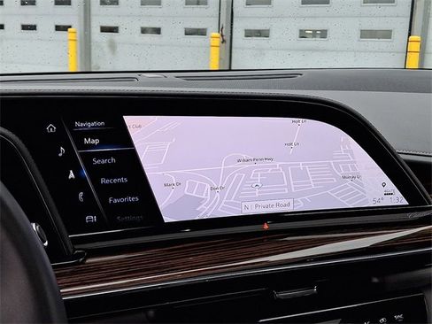 Used 2024 Cadillac Escalade Premium Luxury w/ Performance Package image 17