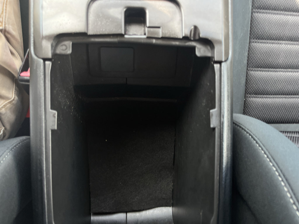 Used 2018 Ford Fusion SE FWD image 25