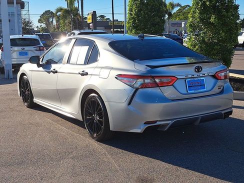 Used 2019 Toyota Camry SE image 7