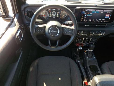 Certified 2025 Jeep Wrangler Unlimited Rubicon image 22