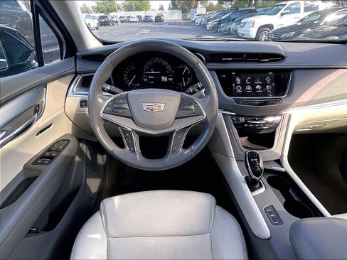 Used 2019 Cadillac XT5 Premium Luxury AWD/4WD image 8
