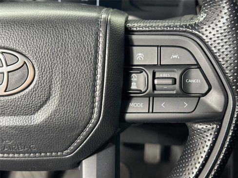 Certified 2024 Toyota Tacoma SR5 AWD/4WD image 17