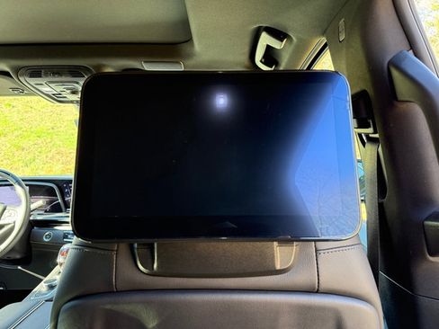 Used 2024 Cadillac Escalade Sport w/ LPO, ONYX Package image 28