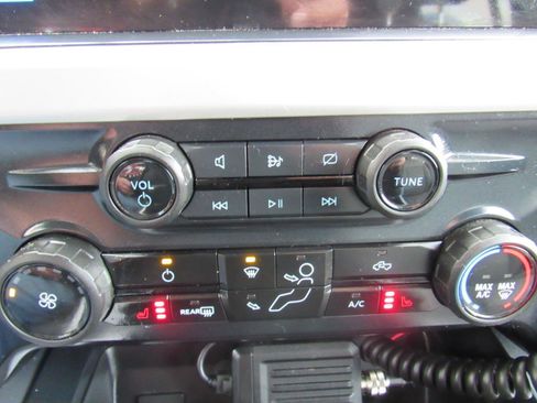 Used 2024 Ford F250 XLT w/ XLT Premium Package image 21