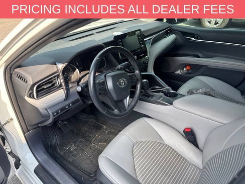 Used 2022 Toyota Camry SE FWD image 10