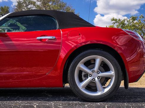 Used 2009 Saturn Sky w/ Premium Trim Package RWD image 5