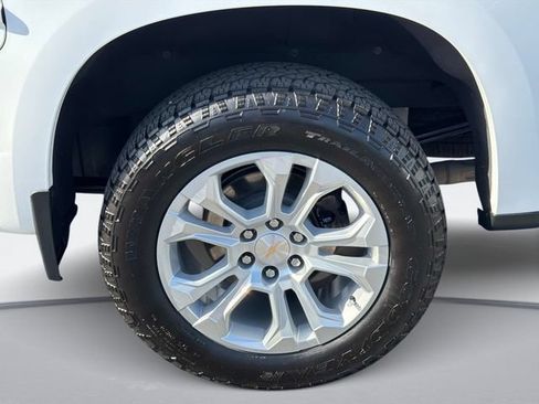 Used 2025 Chevrolet Silverado 1500 LT w/ Z71 Off-Road Package AWD/4WD image 10