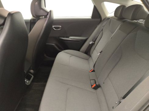 Used 2025 Kia K4 FWD image 18