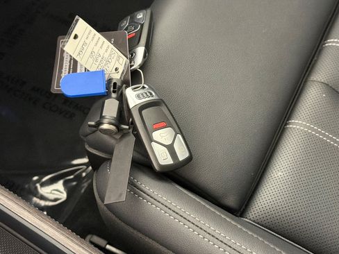 Used 2025 Audi Q5 e Premium Plus w/ Premium Plus Package AWD/4WD image 25