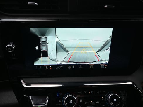 Used 2024 GMC Sierra 1500 AT4 w/ Technology Package image 18