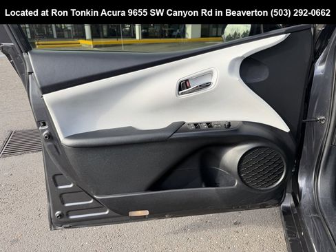 Used 2017 Toyota Prius Four image 13