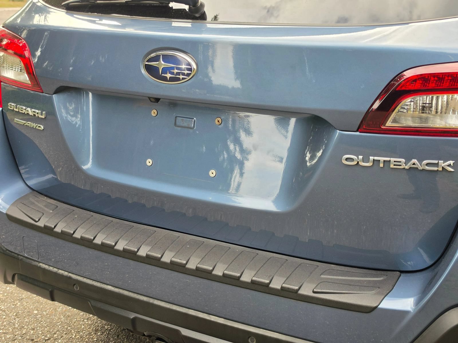 Used 2018 Subaru Outback 2.5i Limited w/ 50th Anniversary Edition AWD/4WD image 12
