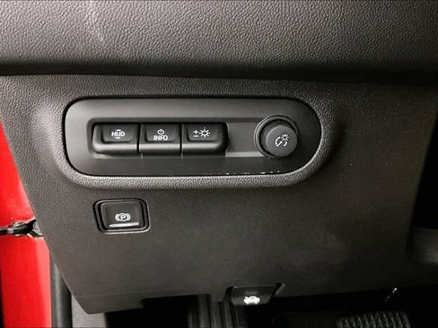 Used 2024 GMC Terrain Denali w/ Denali Premium Package AWD/4WD image 39