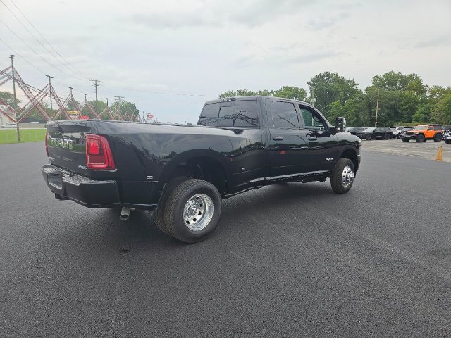 Used 2025 RAM 3500 Limited w/ Towing Technology Group AWD/4WD image 6