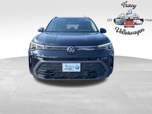 New 2025 Volkswagen Taos SE image 2