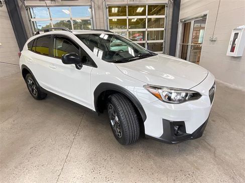 Used 2020 Subaru Crosstrek 2.0i image 6