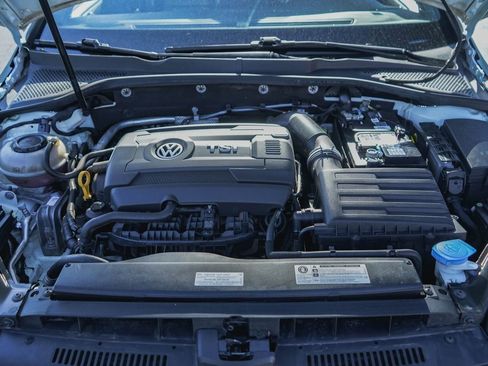 Used 2018 Volkswagen GTI Autobahn image 36