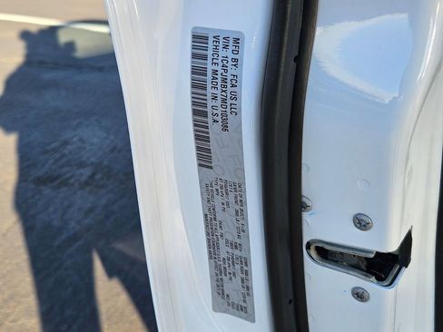 Used 2021 Jeep Cherokee Trailhawk w/ Sun, Sound & Nav Group image 43