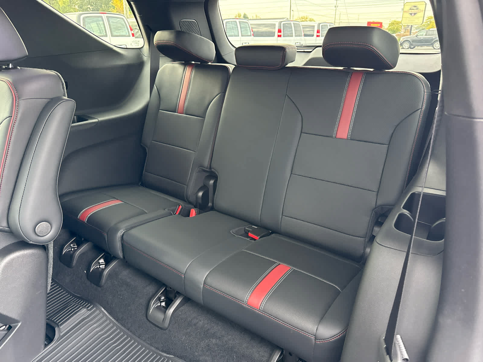 New 2027 Chevrolet Traverse RS w/ LPO, Floor Liner Package AWD/4WD image 26