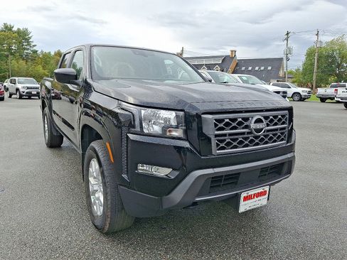 Used 2024 Nissan Frontier SV w/ SV Convenience Package image 2