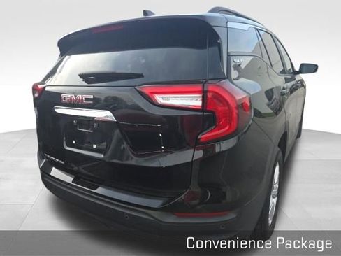Used 2024 GMC Terrain SLE w/ Driver Convenience Package image 7