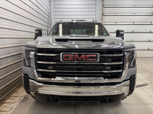 Used 2025 GMC Sierra 3500 SLE w/ SLE Value Package AWD/4WD image 2