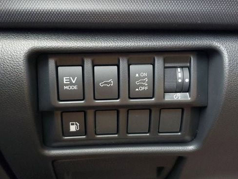 Used 2025 Subaru Forester Premium w/ Protection Package (1PH) image 39