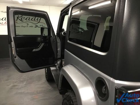 Used 2014 Jeep Wrangler Sahara w/ Dual Top Group AWD/4WD image 24