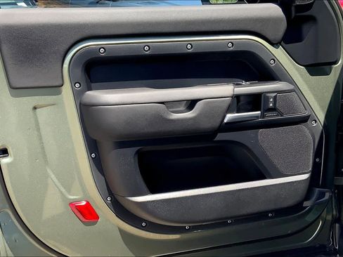 New 2025 Land Rover Defender 90 S image 9