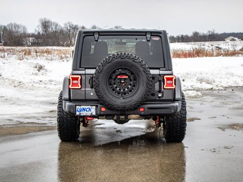 Used 2018 Jeep Wrangler Unlimited Rubicon image 3