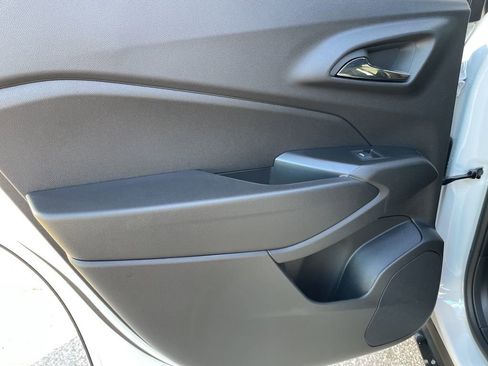 New 2026 Chevrolet Trax RS w/ Sunroof Package FWD image 43