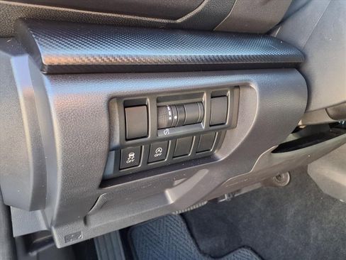 Used 2023 Subaru Crosstrek 2.0i image 9