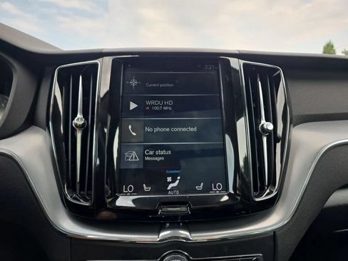 Used 2018 Volvo XC60 T5 Momentum w/ Vision Package AWD/4WD image 28