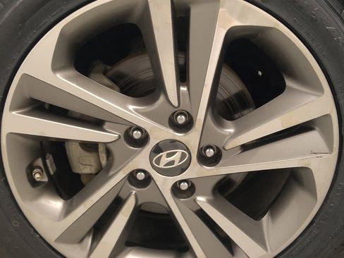 Used 2018 Hyundai Elantra Limited FWD image 31
