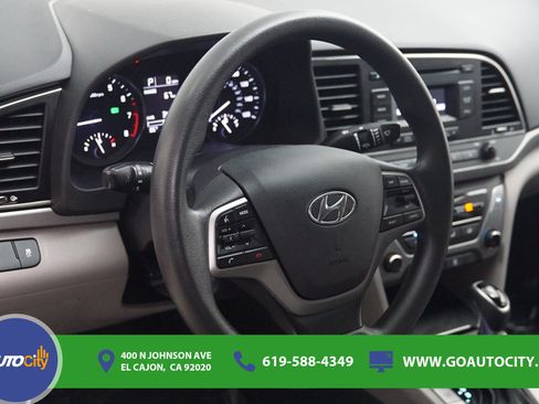 Used 2017 Hyundai Elantra SE FWD image 16