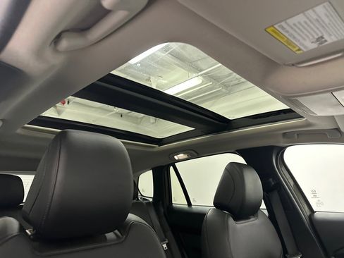 Used 2025 MAZDA CX-50 AWD 2.5 Turbo w/ Premium Pkg image 13