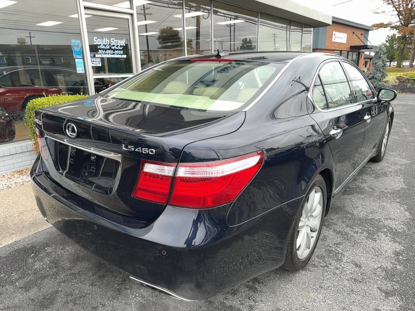 Used 2007 Lexus LS 460 RWD image 3